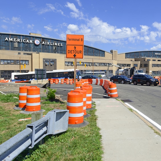Traffic delays and construction at Laguardia airport in NY